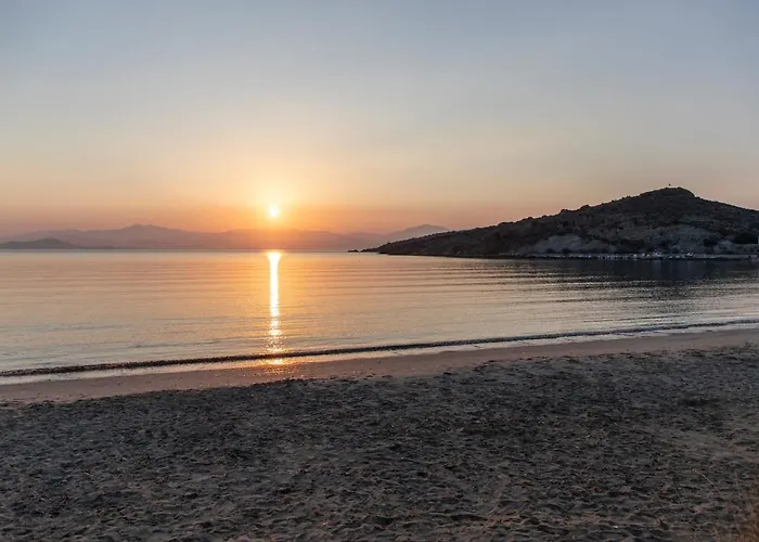 Citadela Paros Molos - Beachfront Maisonette With Plunge Pool Semesterbostad Molos (Paros)