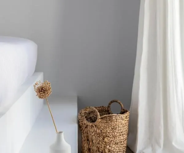 Citadela Paros Molos - Beachfront Maisonette With Plunge Pool Semesterbostad